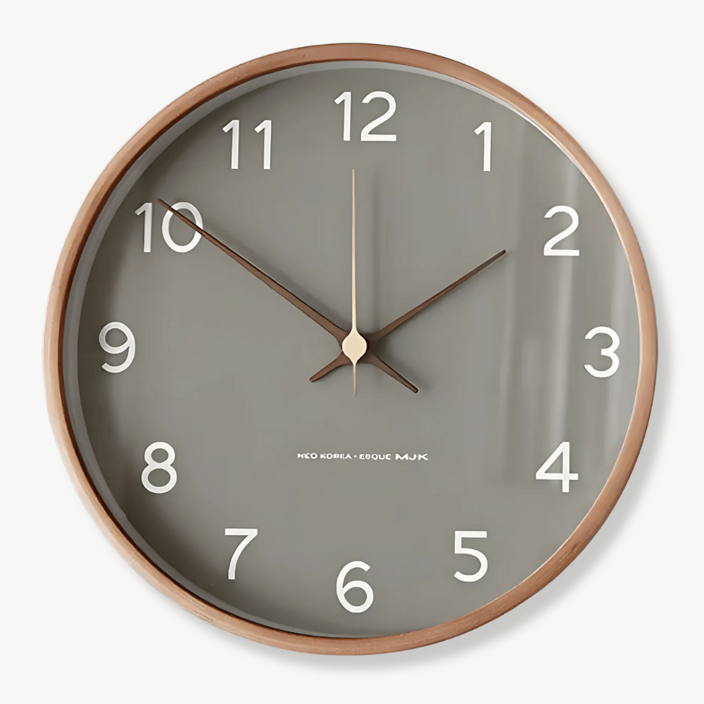 Horloge Murale Nordique en Bois Massif