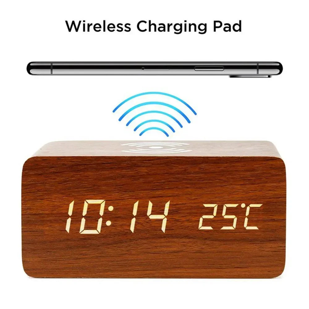 Horloge LED en Bois | Réveil Numérique avec Chargeur Sans Fil Qi | Affichage de Température et Humidité pour un Confort Optimal 1