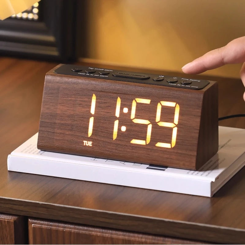 Horloge Rétro en Bois | Réveil Numérique LED avec Affichage Haute Définition | Design Élégant pour Bureau et Décoration 0