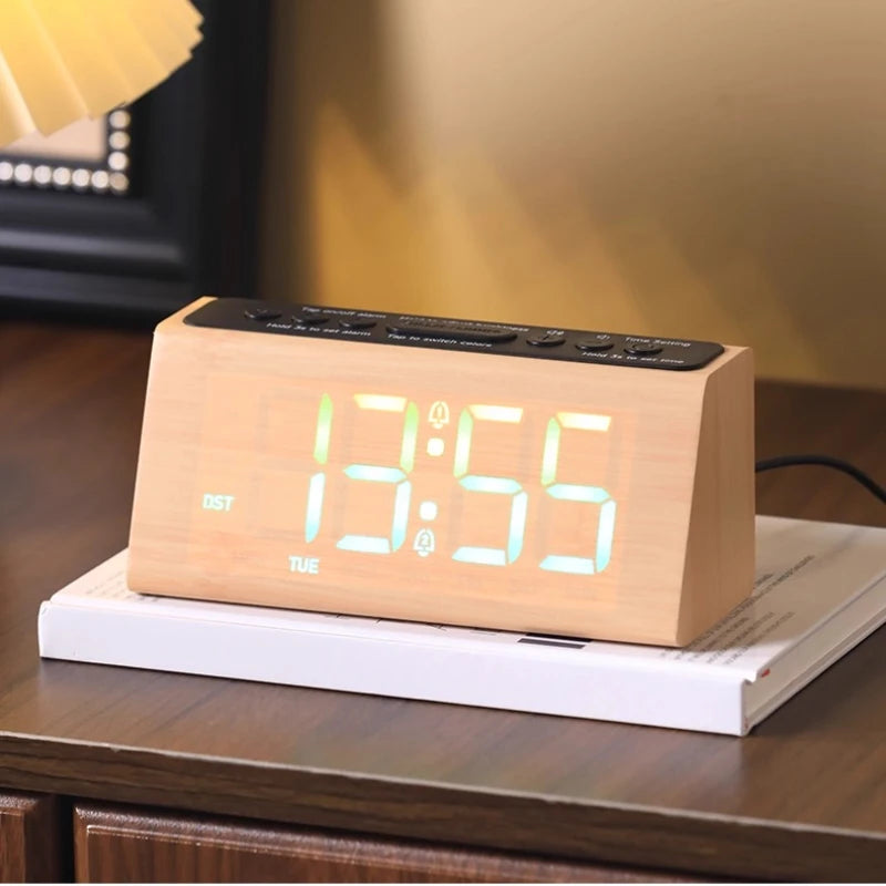 Horloge Rétro en Bois | Réveil Numérique LED avec Affichage Haute Définition | Design Élégant pour Bureau et Décoration 4