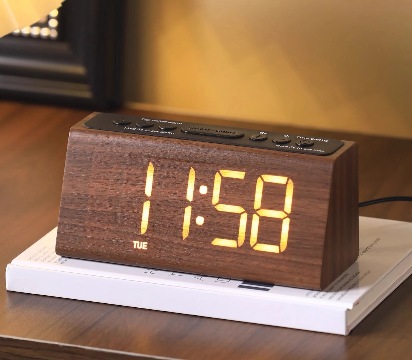 Horloge Rétro en Bois | Réveil Numérique LED avec Affichage Haute Définition | Design Élégant pour Bureau et Décoration 7